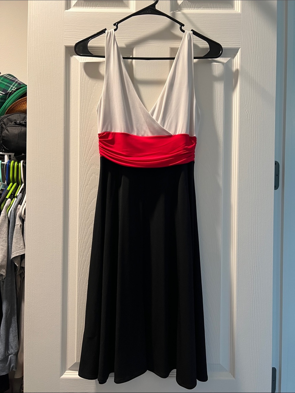 London Times White, Pink & Black Sleeveless V-Neck Midi Dress